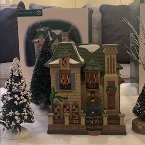 Department 56, Gardengate House village